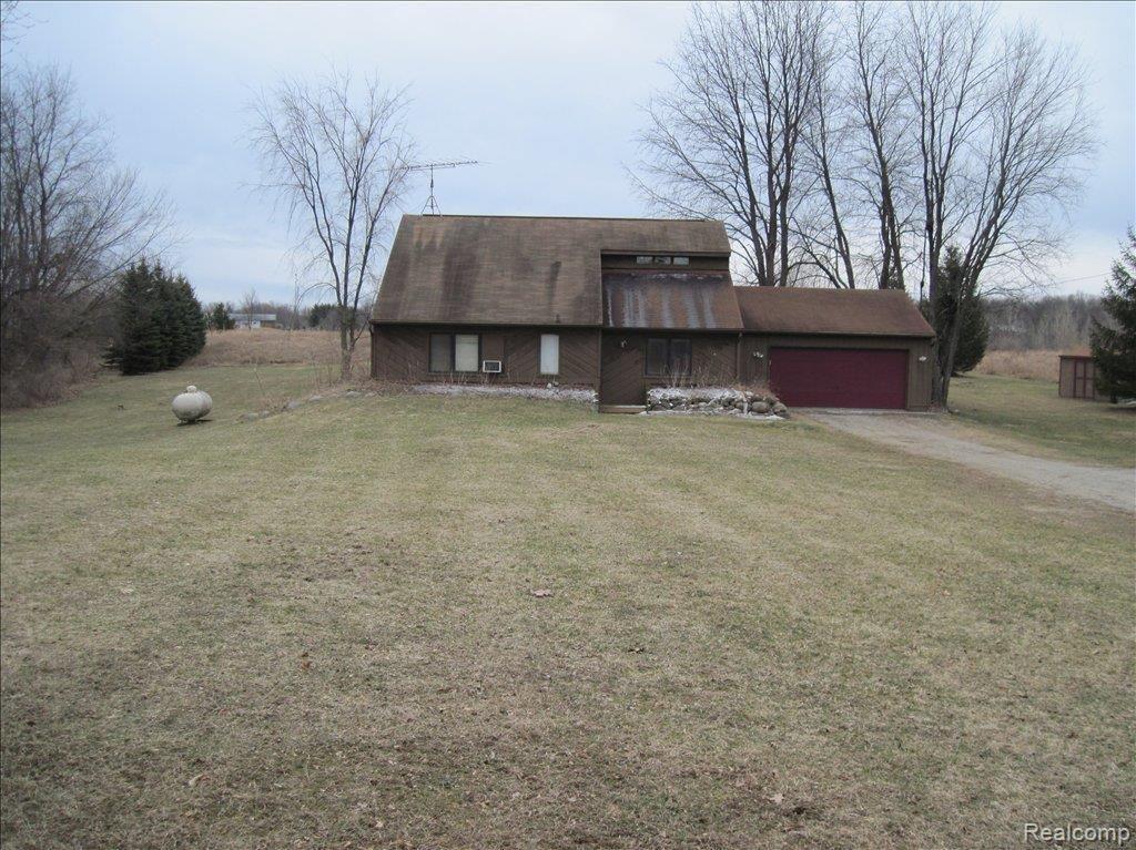 1476 Bone Road Fenton, MI 48430 - Photo 1 of 6 IMG_0632
