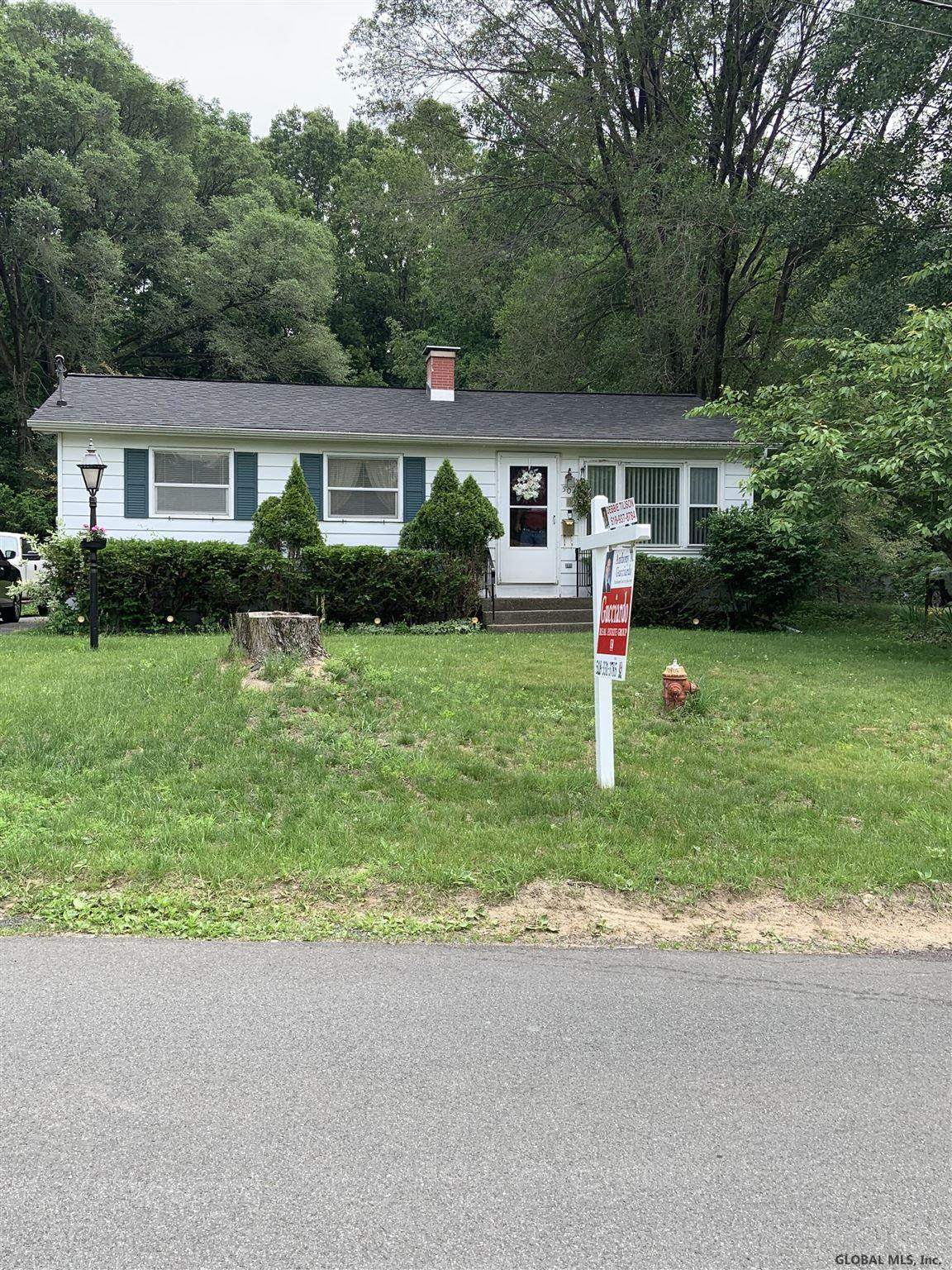 504 Chadwick Road Schenectady, NY 12304 - Photo 3 of 28 Photo 5