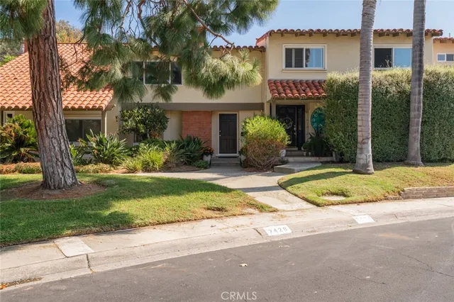 $1,425,000 | 2428 Vista Hogar, Newport Beach, CA 92660
