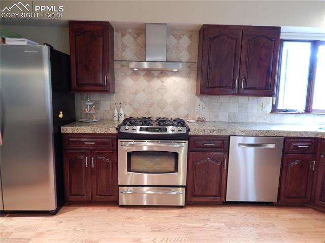 1425 Timber Valley Road Colorado Springs, CO 80919 - Photo 12 of 43
