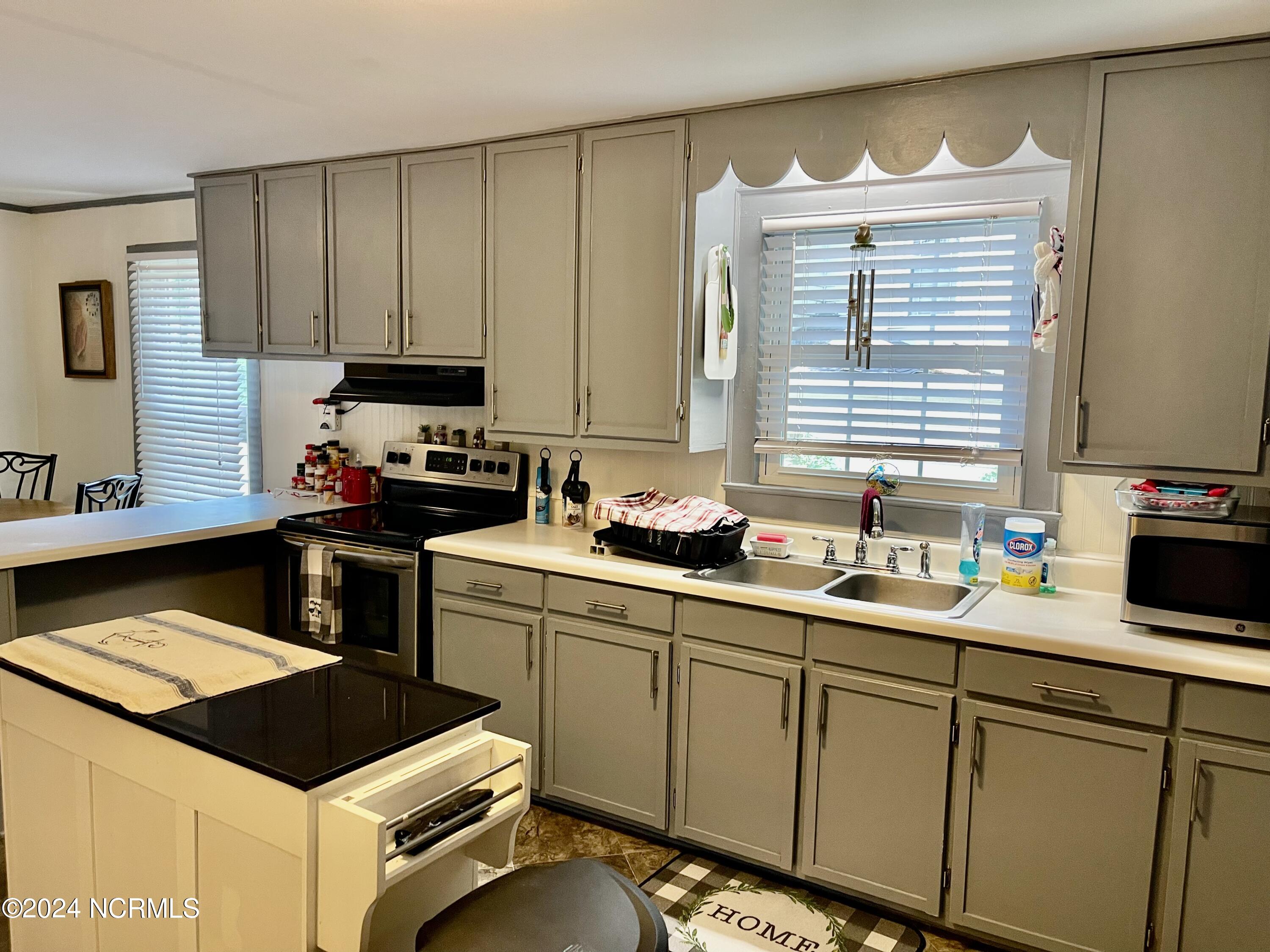 503 Leak Street Rockingham, NC 28379 - Photo 22 of 27 Kitchen