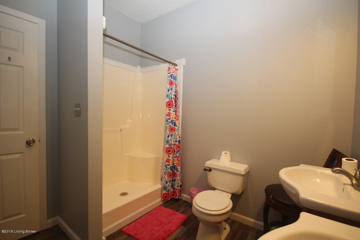 411 Windy Ridge Road Caneyville, KY 42721 - Photo 26 of 35 Guest Bath