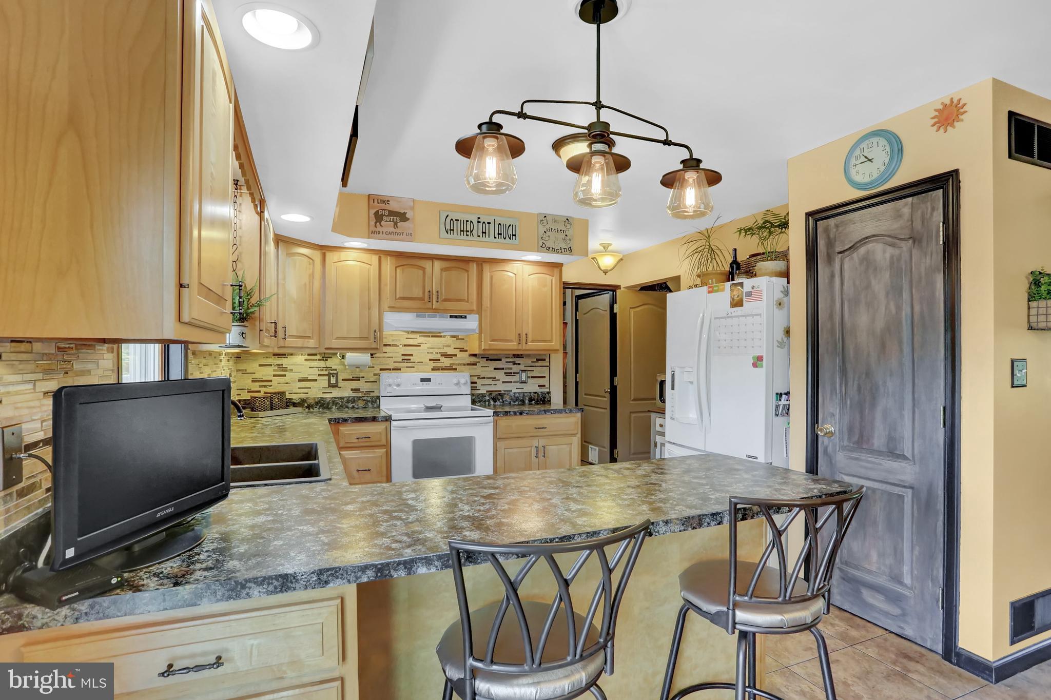 975 Powells Valley Road Halifax, PA 17032 - Photo 10 of 51