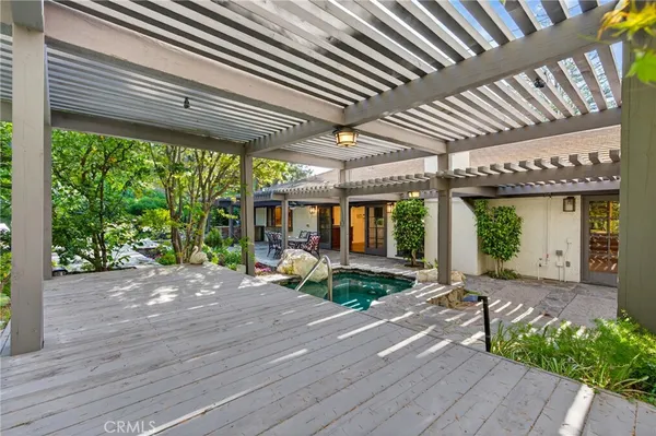 $2,100,000 | 9516 Capistrano Avenue, Chatsworth, CA 91311