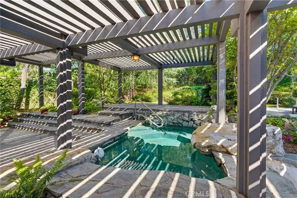 $2,100,000 | 9516 Capistrano Avenue, Chatsworth, CA 91311