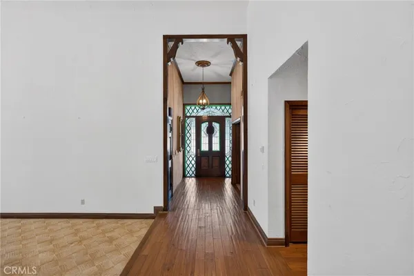 $2,100,000 | 9516 Capistrano Avenue, Chatsworth, CA 91311