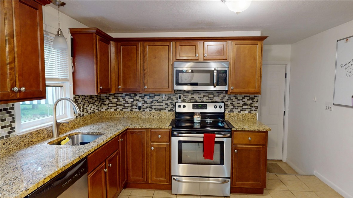 27 Amherst Road Warwick, RI 02889 - Photo 32 of 43