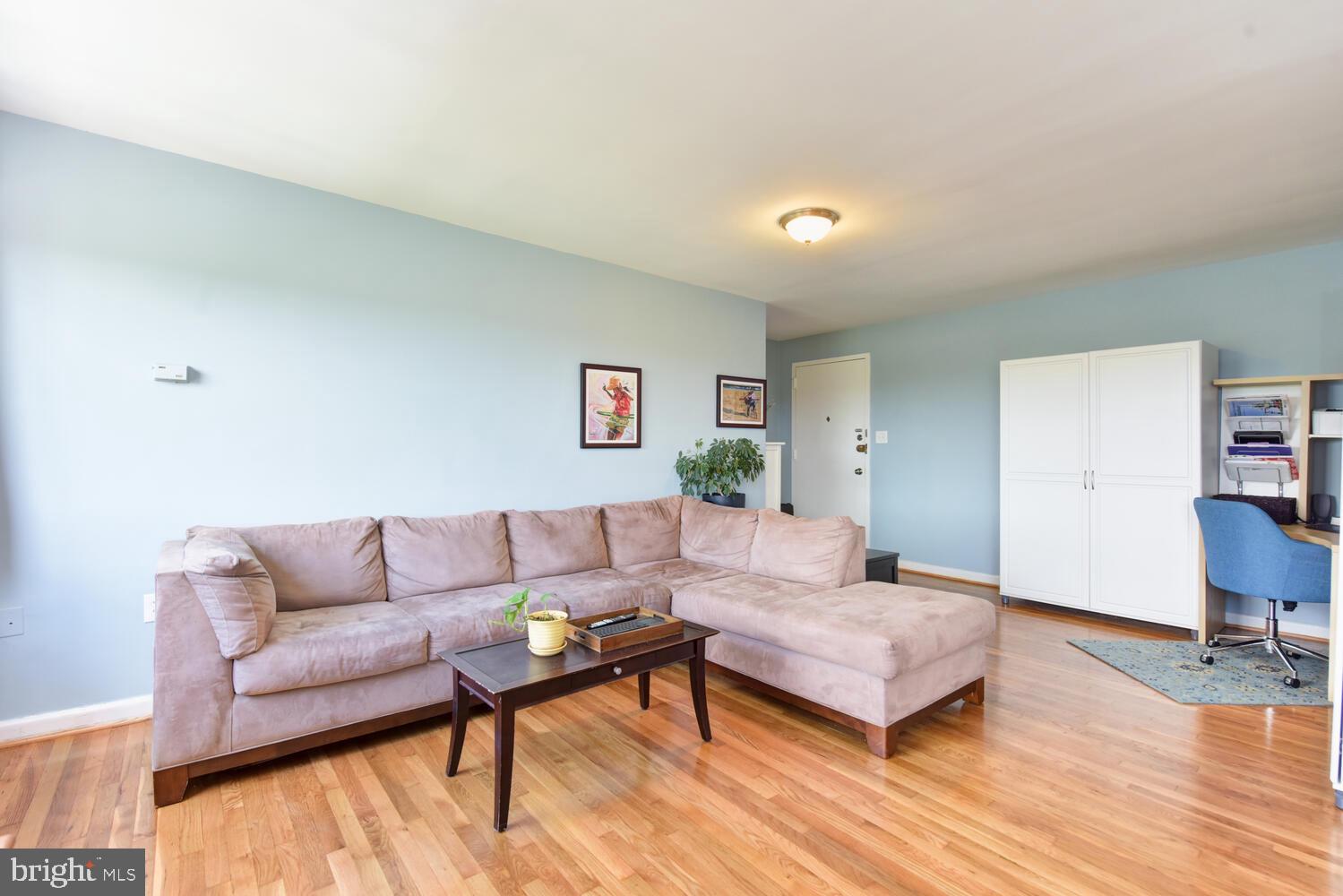 1200 South Arlington Ridge Road, Unit 702 Arlington, VA 22202 - Photo 4 of 51 Living Area