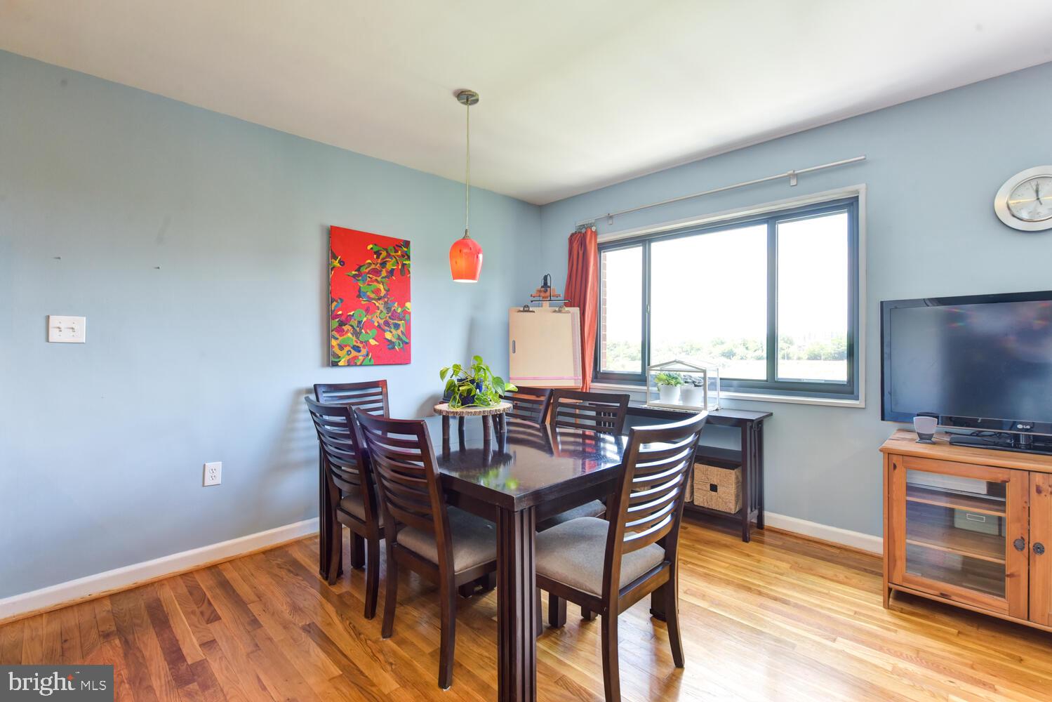 1200 South Arlington Ridge Road, Unit 702 Arlington, VA 22202 - Photo 6 of 51 Dining Area