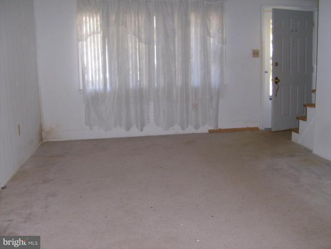 13110 Haddock Road Woodbridge, VA 22193 - Photo 6 of 9 Living Room #2