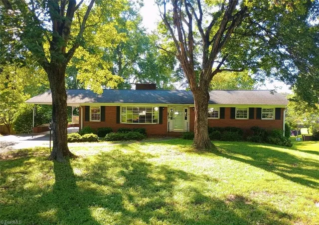 $245,000 | 626 Willowbrook Lane, Winston-Salem, NC 27104