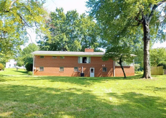 $245,000 | 626 Willowbrook Lane, Winston-Salem, NC 27104