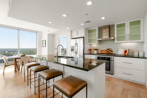 $1,300,000 | 300 Bowie Street, Unit 2902, Austin, TX 78703