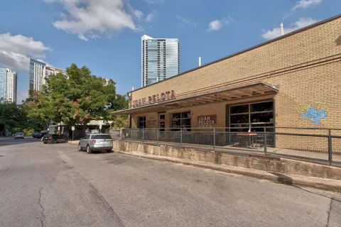 a view of a lake from a yard