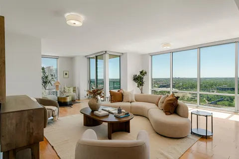 $1,300,000 | 300 Bowie Street, Unit 2902, Austin, TX 78703