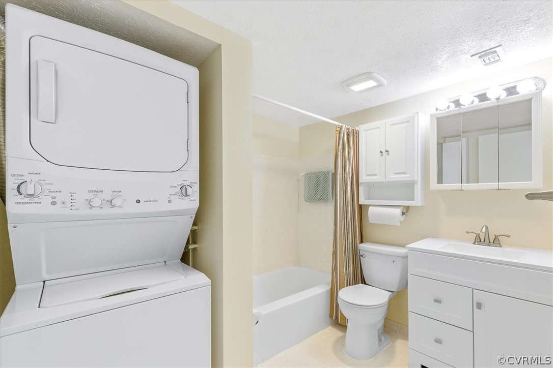 1503 Largo Road, Unit 202 Henrico, VA 23238 - Photo 17 of 26 Main Bathroom/ Laundry