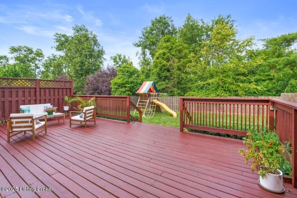 813 Foxgate Road Louisville, KY 40223 - Photo 52 of 63 54