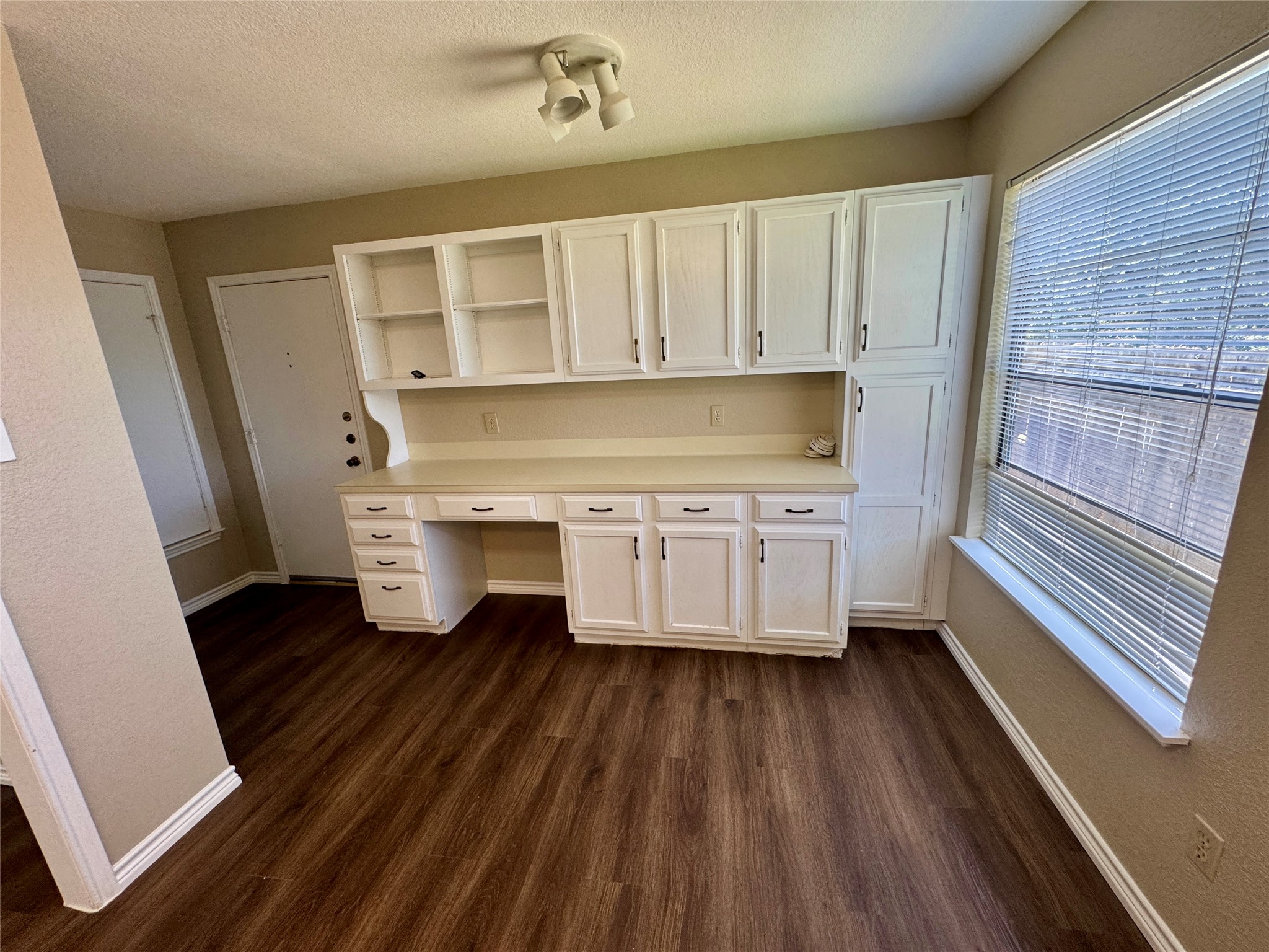 7206 Smokey Hill Road Austin, TX 78736 - Photo 9 of 27