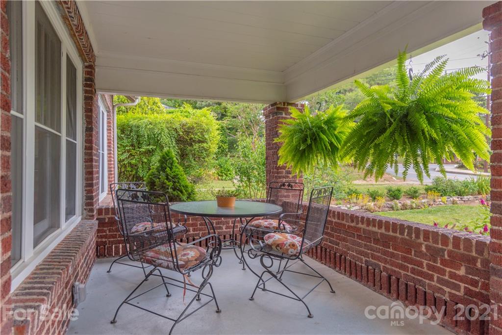 167 Edgewood Road Asheville, NC 28804 - Photo 4 of 25 Gallery Image 4