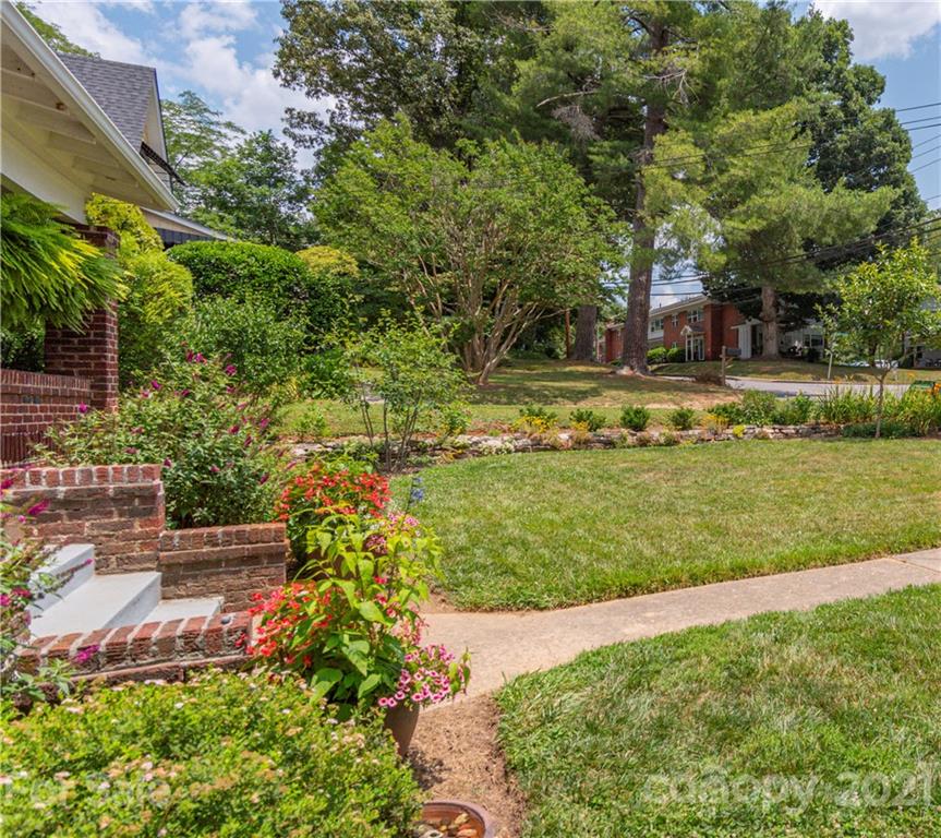 167 Edgewood Road Asheville, NC 28804 - Photo 5 of 25 Gallery Image 5