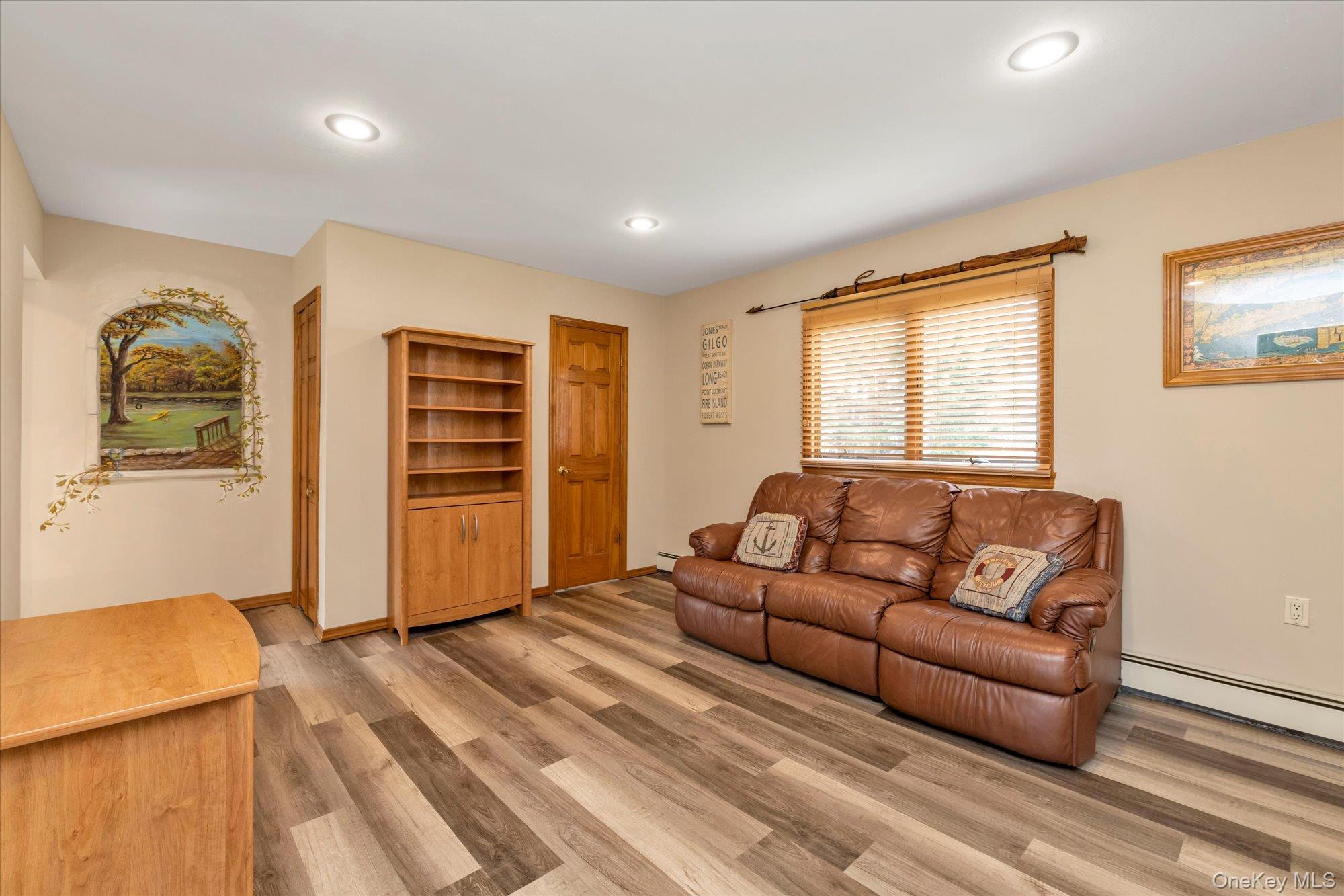 7 Freedom Court Babylon, NY 11702 - Photo 8 of 29