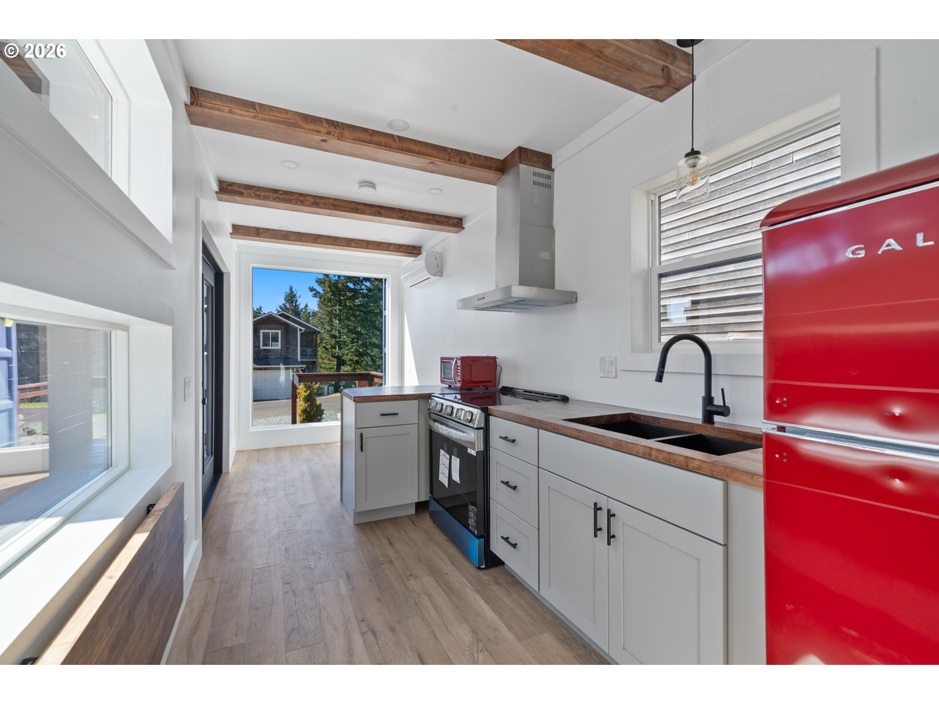 339 Hillsdale Street West Tillamook, OR 97141 - Photo 7 of 18