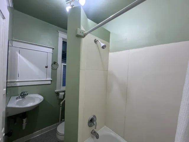 $1,000 | 1822 1/2 John Avenue, Superior, WI 54880