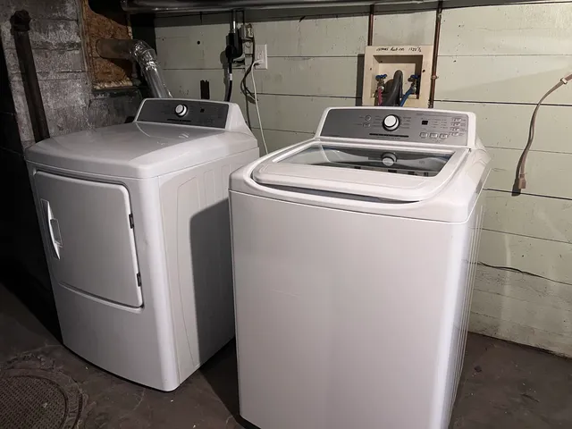 $1,000 | 1822 1/2 John Avenue, Superior, WI 54880