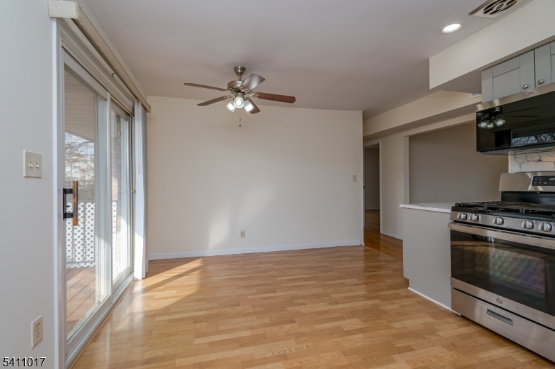 161 Evergreen Road, Unit 12B Edison, NJ 08837 - Photo 4 of 17