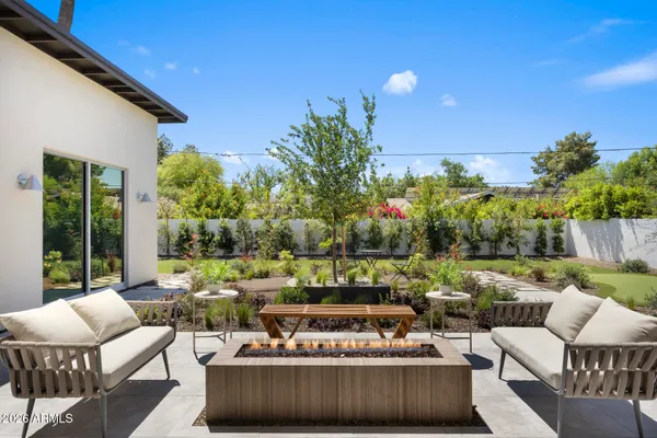 $1,895,000 | 115 East Griswold Road, Phoenix, AZ 85020