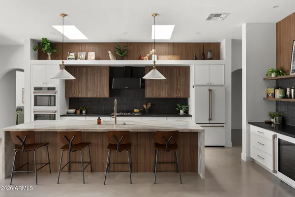 $1,895,000 | 115 East Griswold Road, Phoenix, AZ 85020