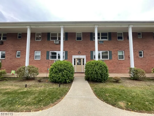 $2,600 | 47 Hinchman Avenue, Unit 1C, Wayne, NJ 07470