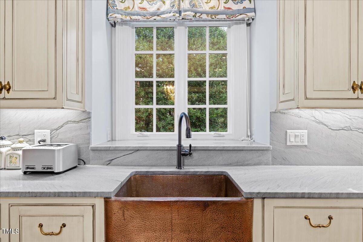 2627 Fairview Road Raleigh, NC 27608 - Photo 23 of 55 024-ISAB4002