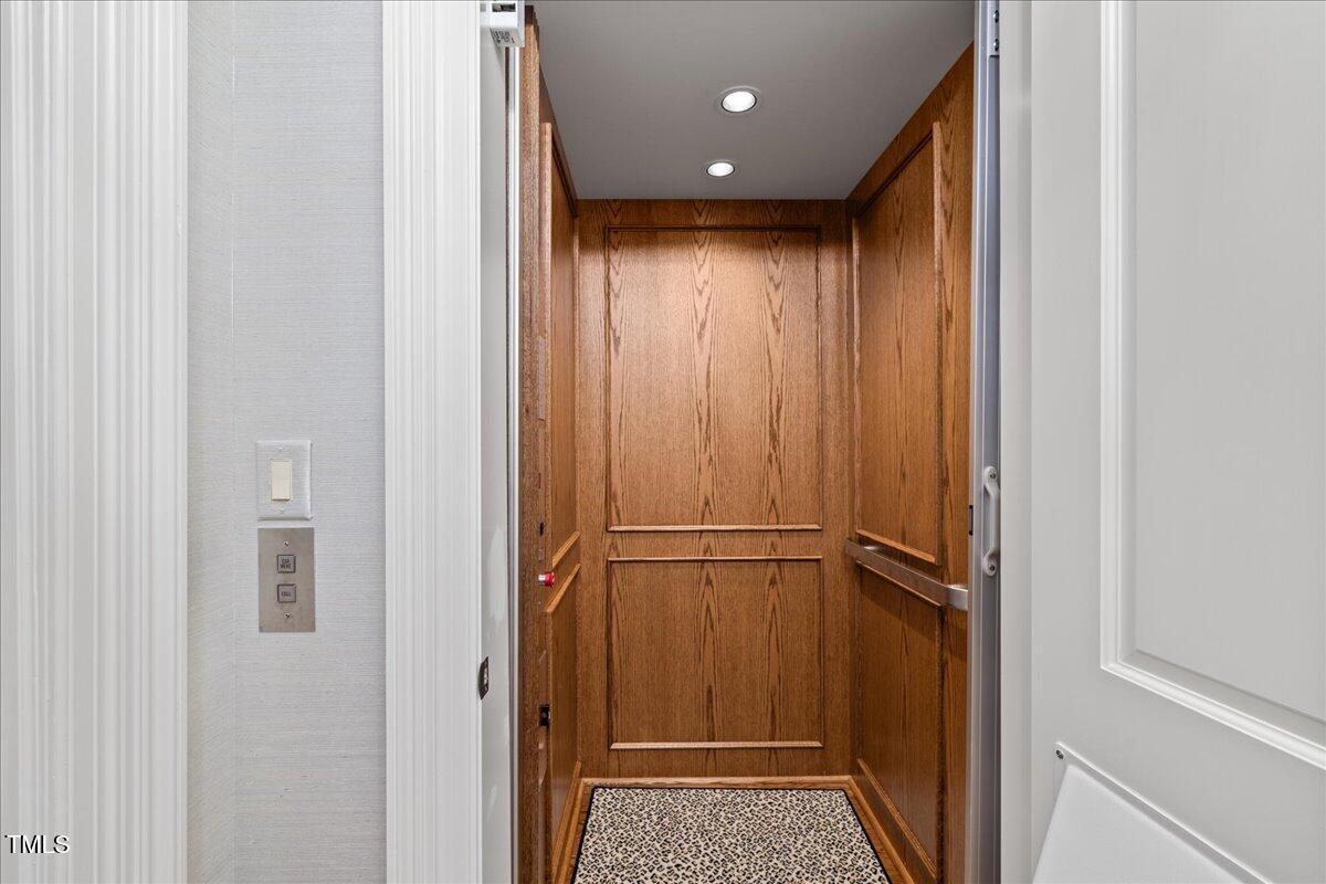 2627 Fairview Road Raleigh, NC 27608 - Photo 40 of 55 044-ISAB7823
