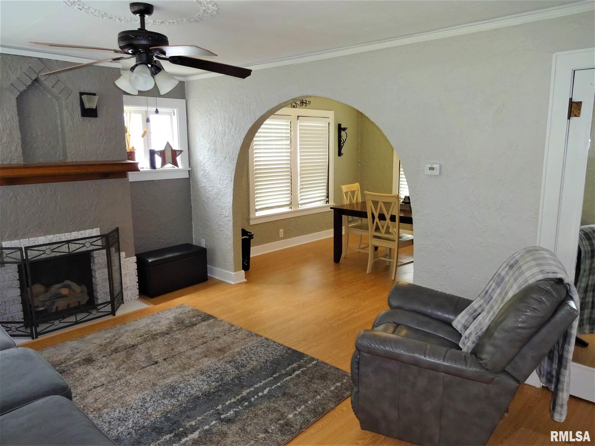 2127 North 20th Street Springfield, IL 62702 - Photo 2 of 36