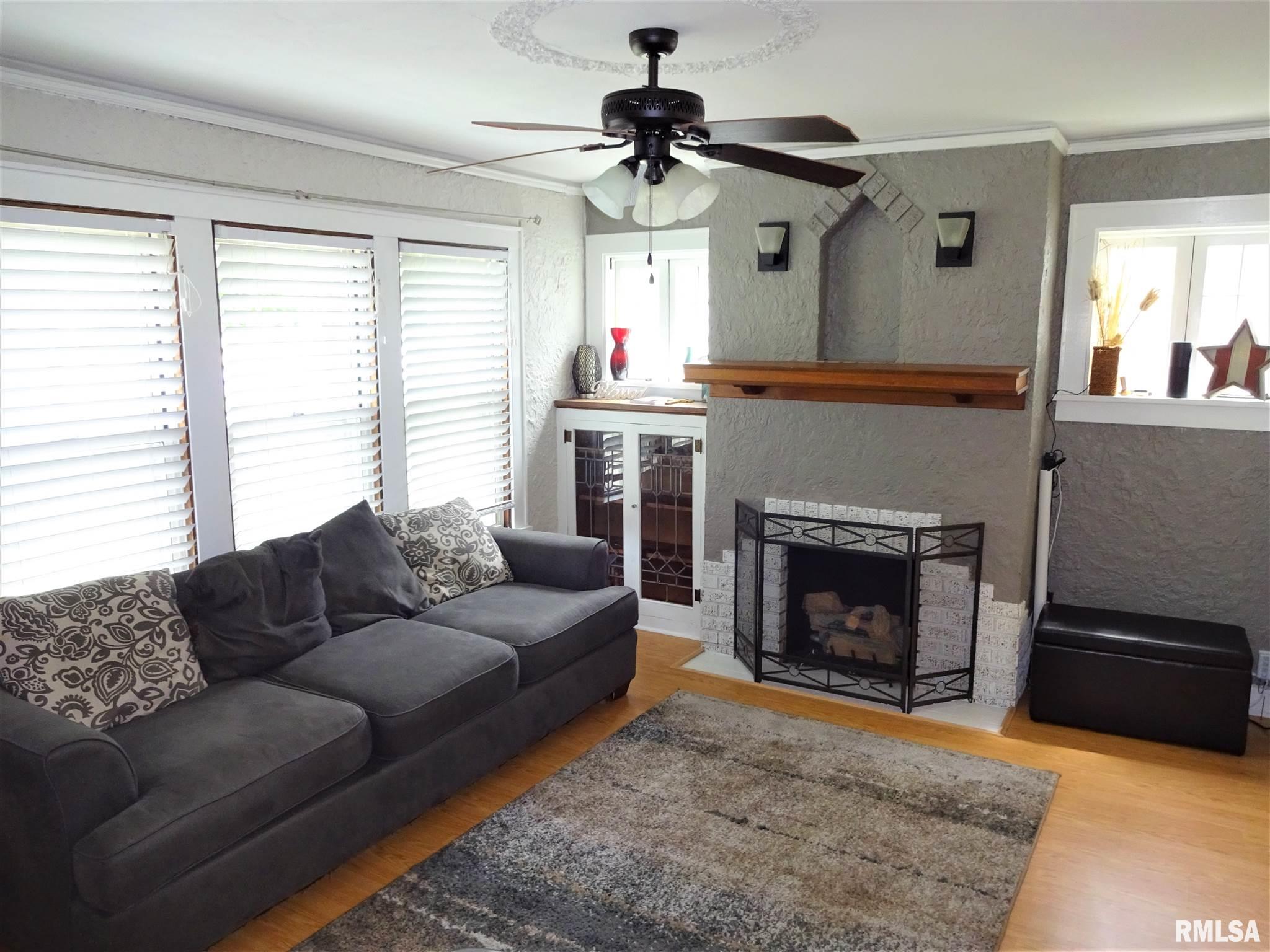 2127 North 20th Street Springfield, IL 62702 - Photo 3 of 36