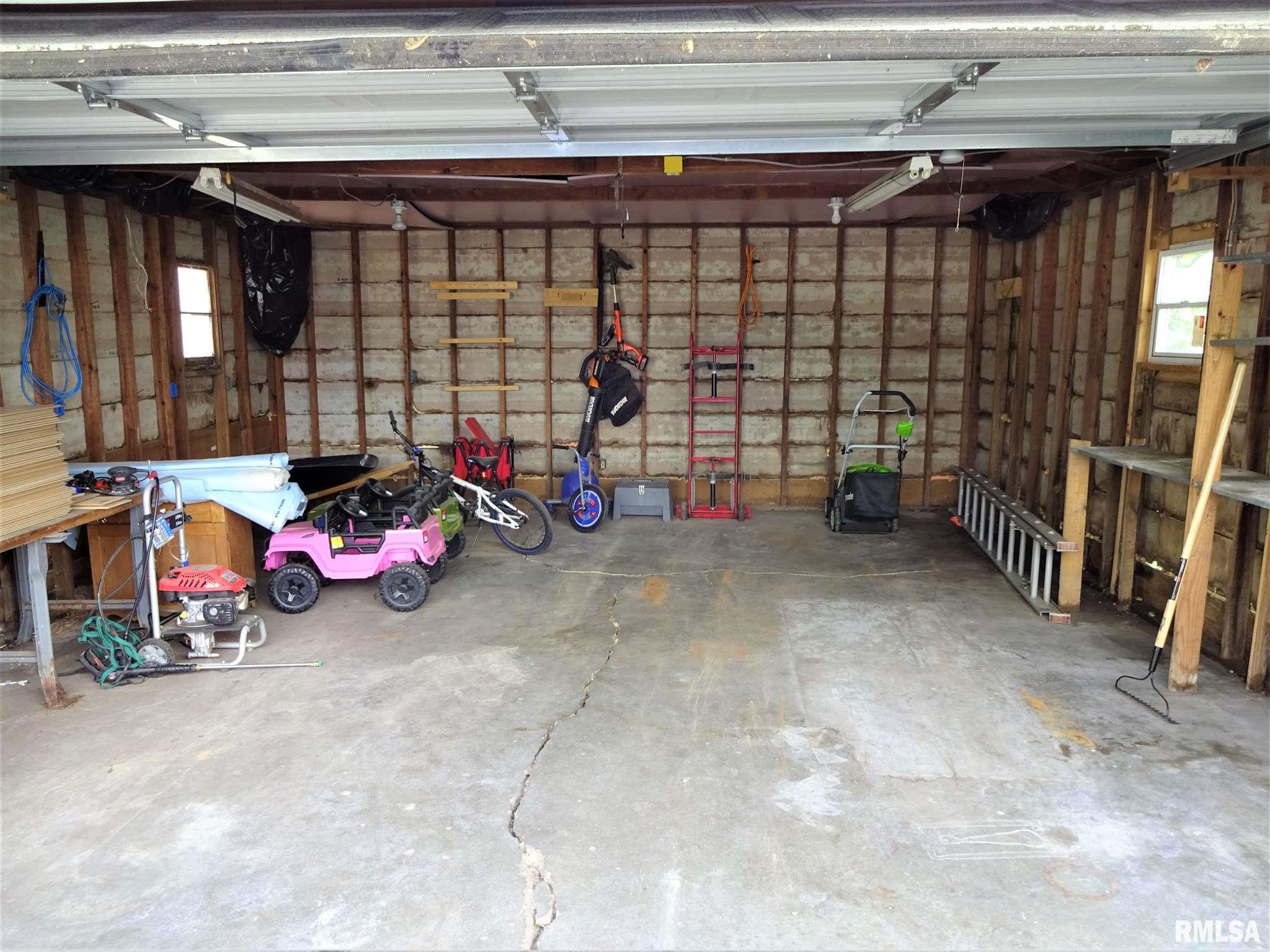 2127 North 20th Street Springfield, IL 62702 - Photo 32 of 36