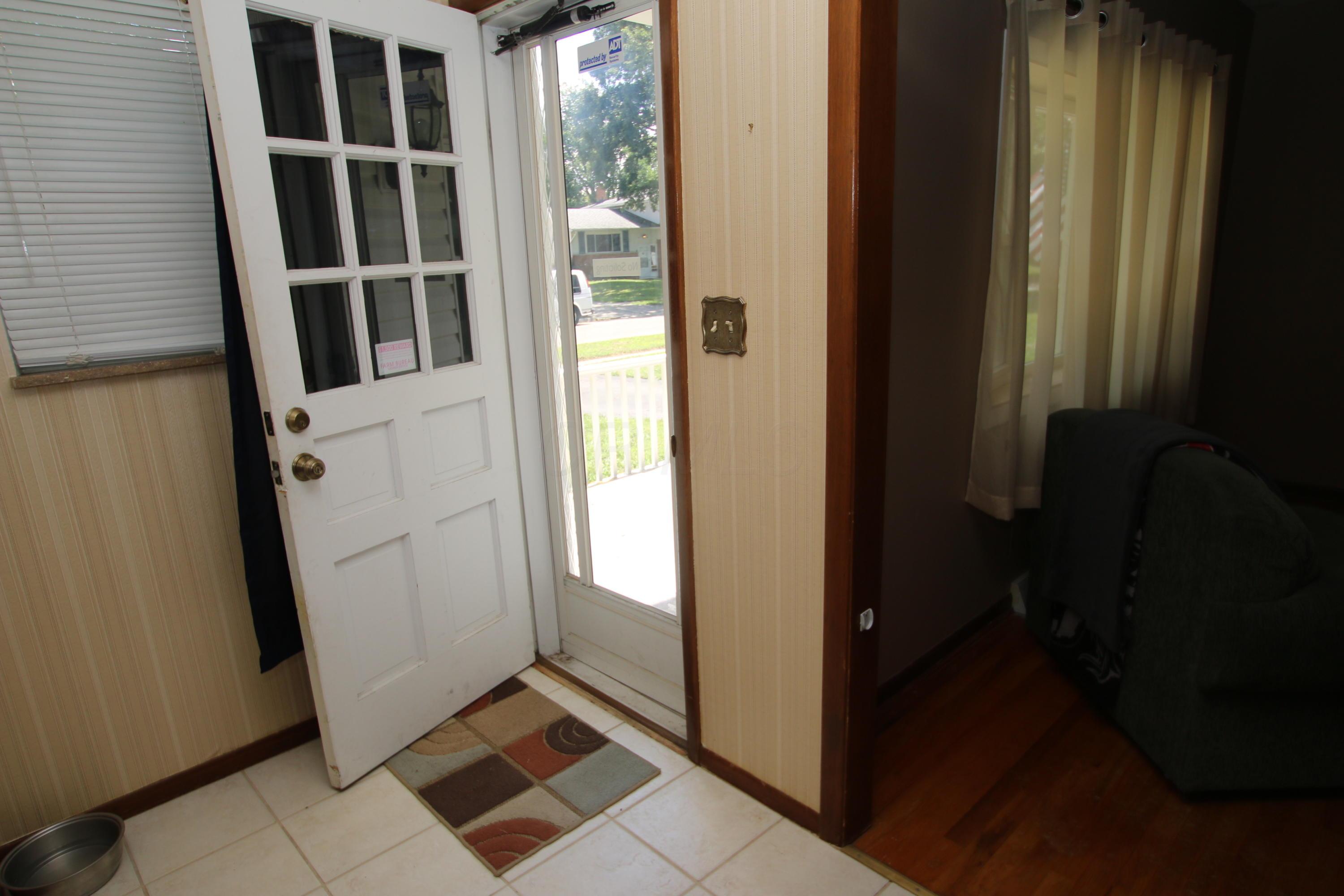 5463 Redwood Road Columbus, OH 43229 - Photo 13 of 18 Gallery Image 13