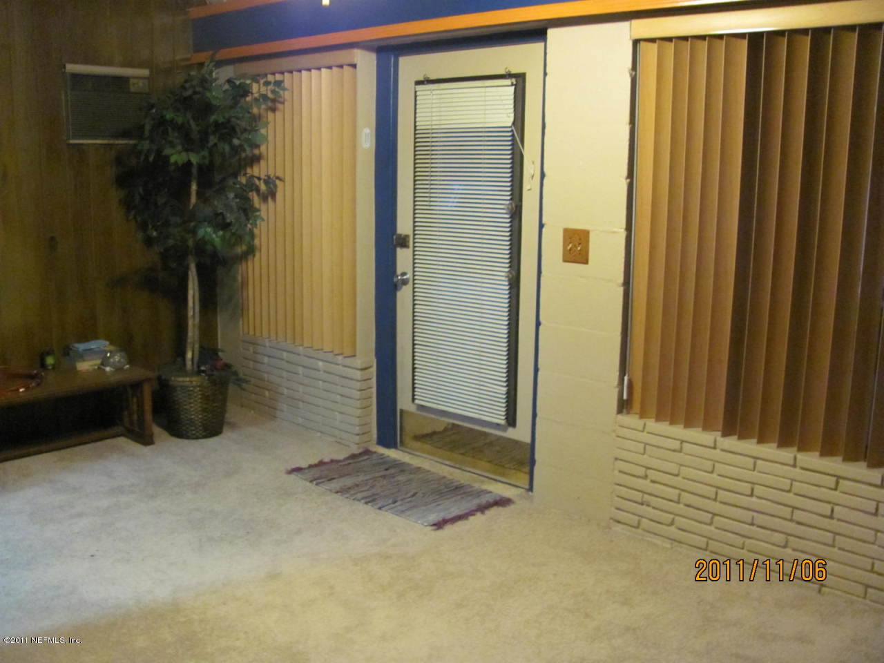 135 Glynlea Road Jacksonville, FL 32216 - Photo 3 of 13 family room