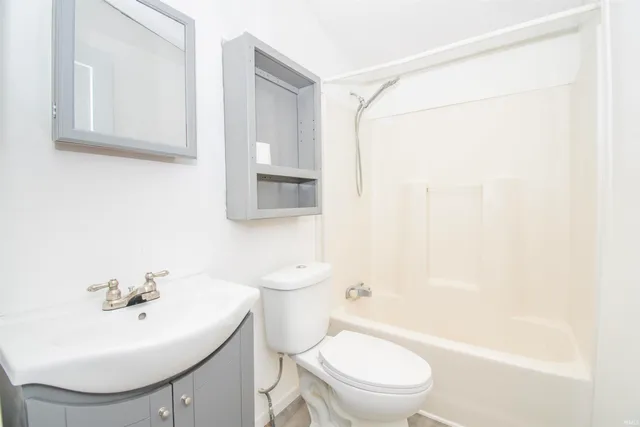 $209,900 | 1308 County Road 13, Corunna, IN 46730