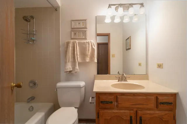 $499,900 | 7816 Dorchester Lane, Darien, IL 60561