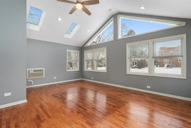 $499,900 | 7816 Dorchester Lane, Darien, IL 60561