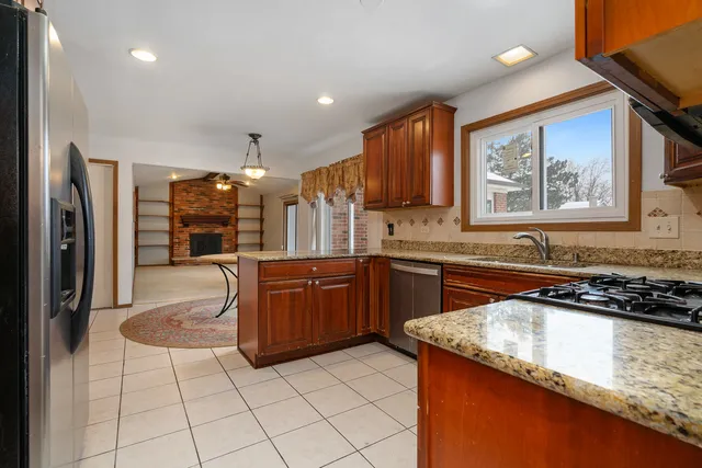 $499,900 | 7816 Dorchester Lane, Darien, IL 60561