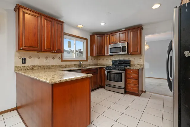 $499,900 | 7816 Dorchester Lane, Darien, IL 60561