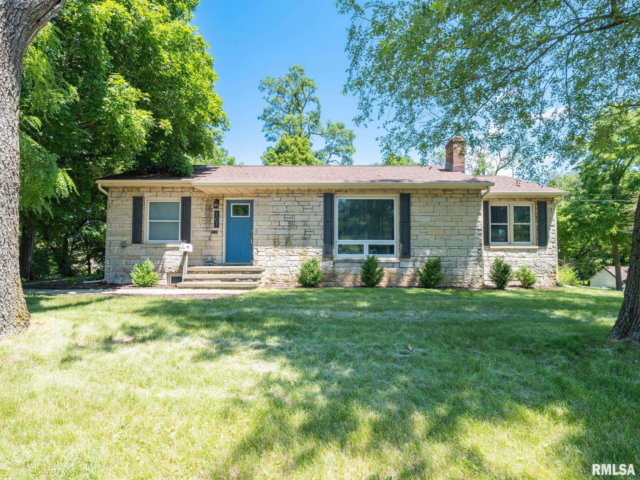 207 Monroe Street Washington, IL 61571 - Photo 1 of 57 Gallery Image 1