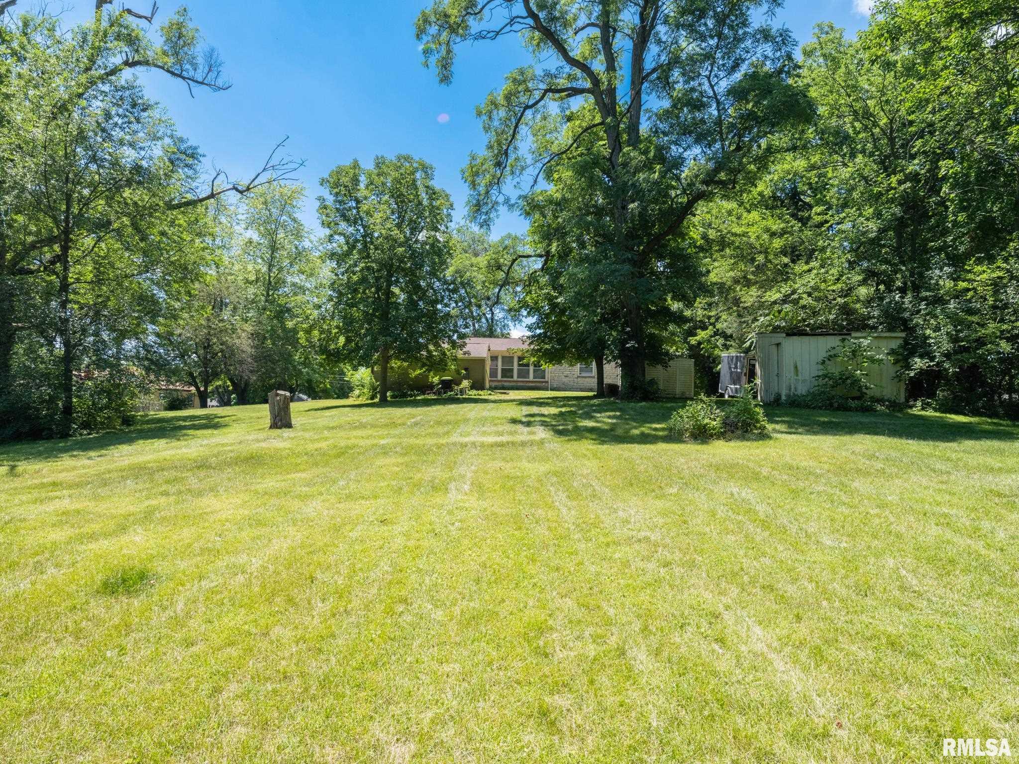 207 Monroe Street Washington, IL 61571 - Photo 11 of 57 Gallery Image 11