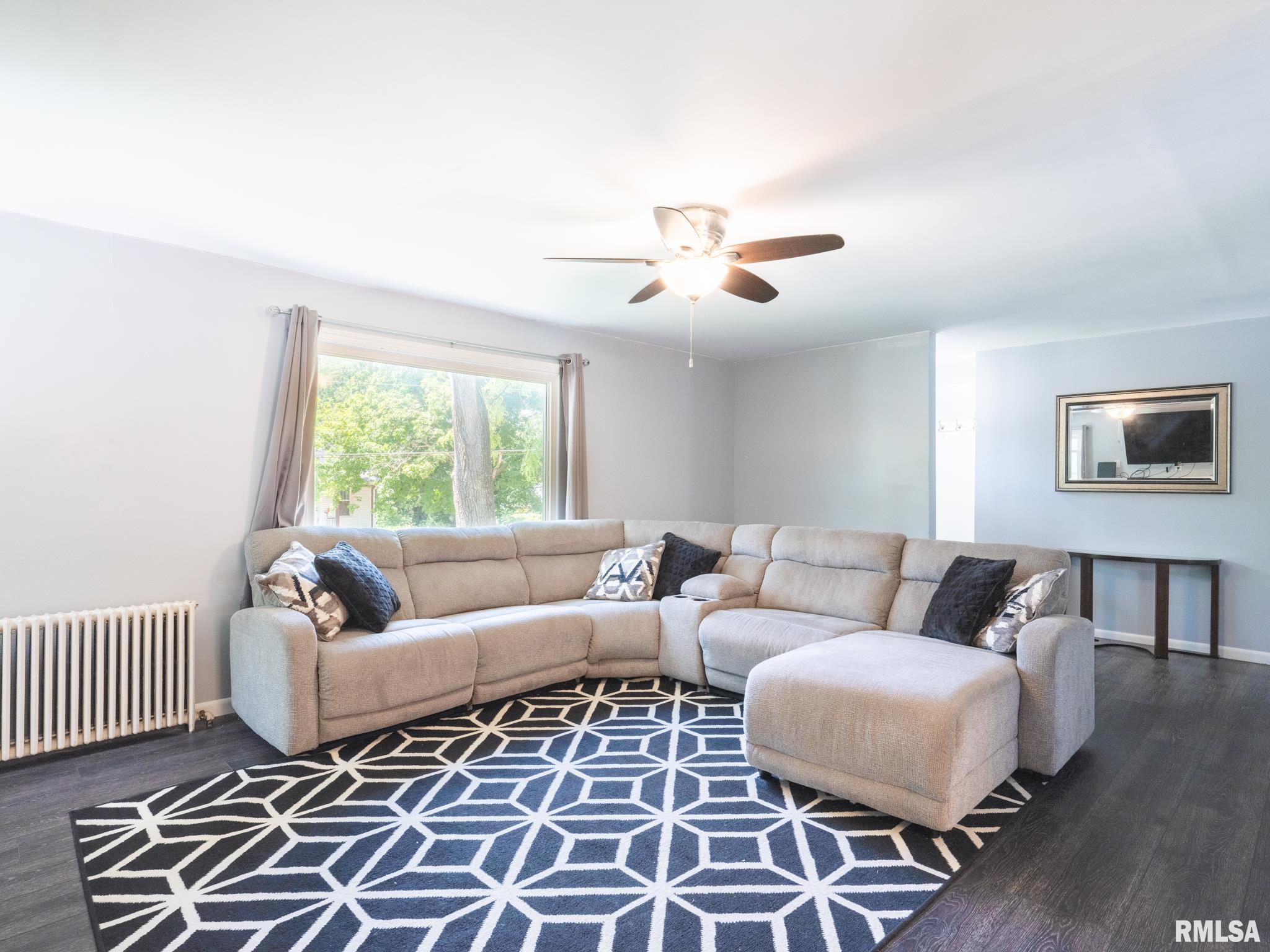 207 Monroe Street Washington, IL 61571 - Photo 17 of 57 Gallery Image 17