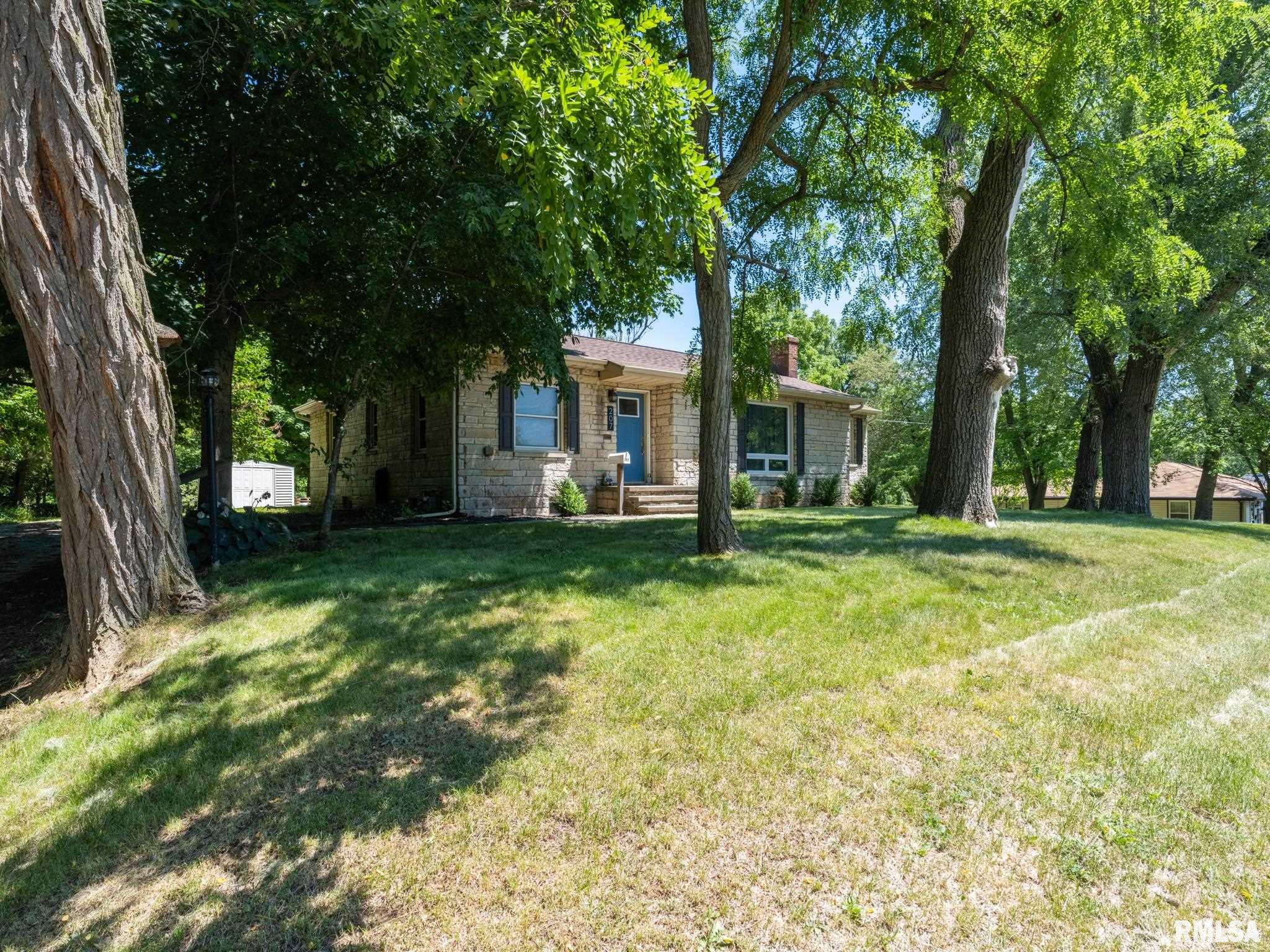 207 Monroe Street Washington, IL 61571 - Photo 2 of 57 Gallery Image 2