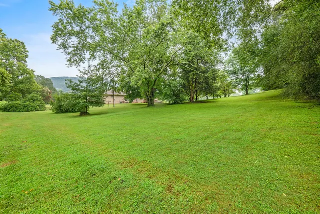 $575,000 | 557 Alvin C York Highway, Whitwell, TN 37397