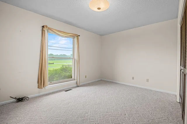 $575,000 | 557 Alvin C York Highway, Whitwell, TN 37397